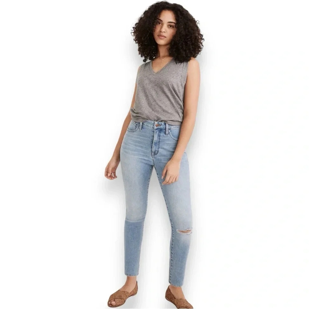 Madewell Curvy Roadtripper Jeans Women's Sz 25 in Benton Wash: Knee-Rip Edition